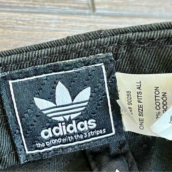 Adidas Classic Black Hat with White Emblem - Picture 8 of 9